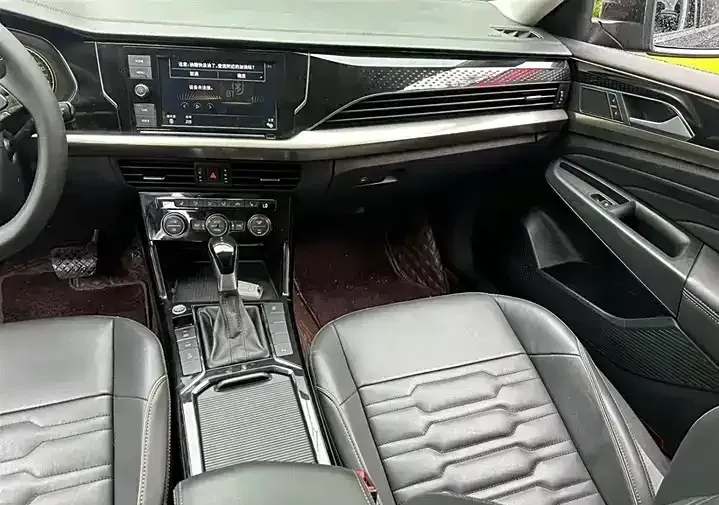 2019 Skoda Kodiak 2.0T 186HP L4 7DCT,autocango,china used car exporter,china ev exporter,chinese used car exporter,chinese used ev exporter