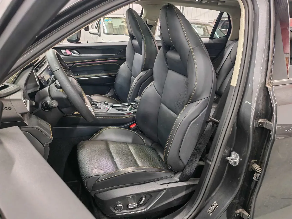 2023 MAXUS Interstellar 2.0T 261HP L4 8AT,autocango,china used car exporter,china ev exporter,chinese used car exporter,chinese used ev exporter