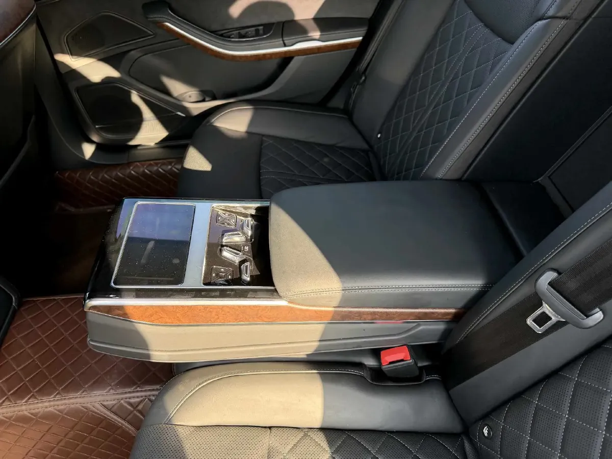 2023 Audi A8 3.0T 286HP V6 8AT,autocango,china used car exporter,china ev exporter,chinese used car exporter,chinese used ev exporter