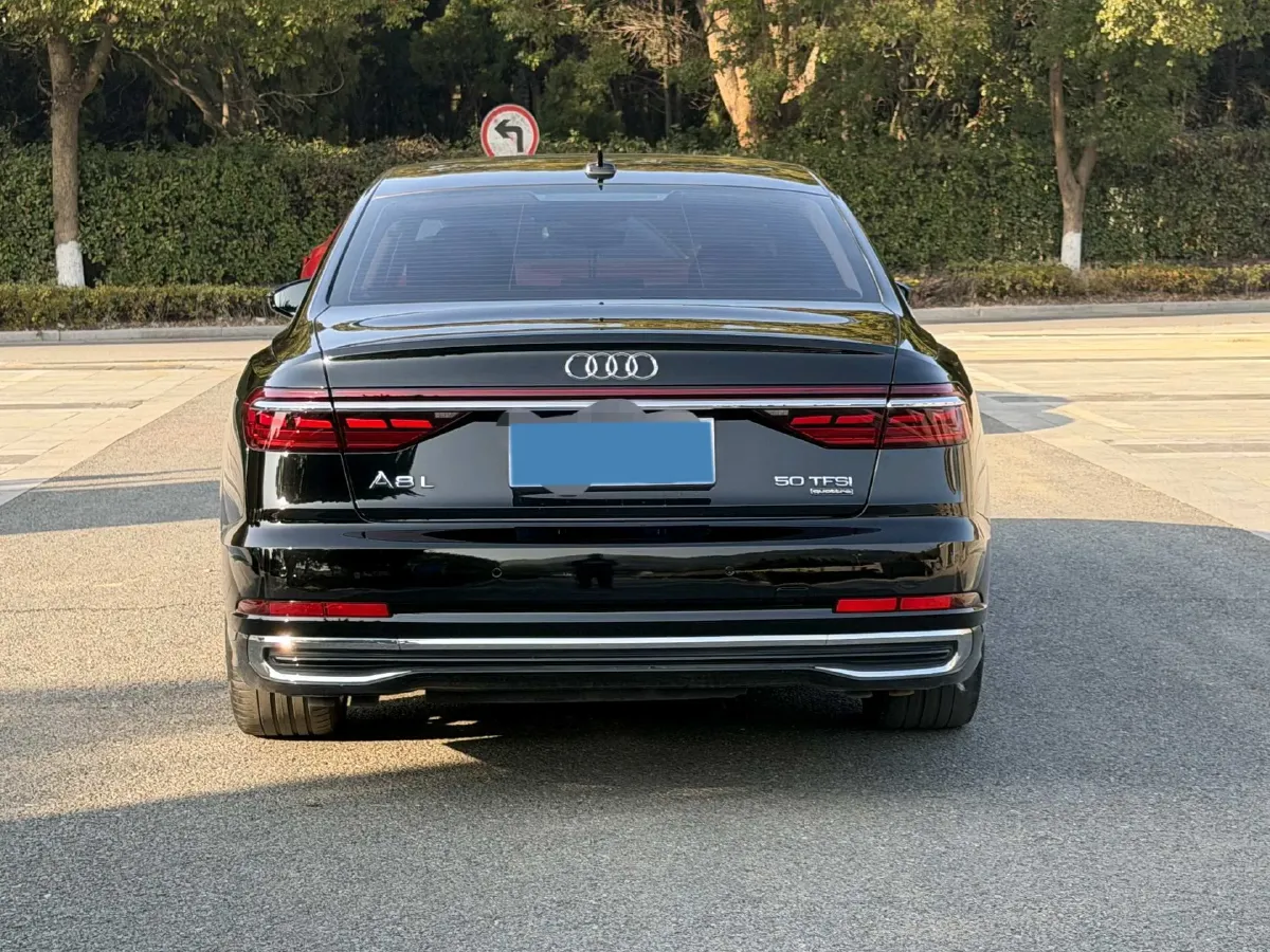 2023 Audi A8 3.0T 286HP V6 8AT,autocango,china used car exporter,china ev exporter,chinese used car exporter,chinese used ev exporter