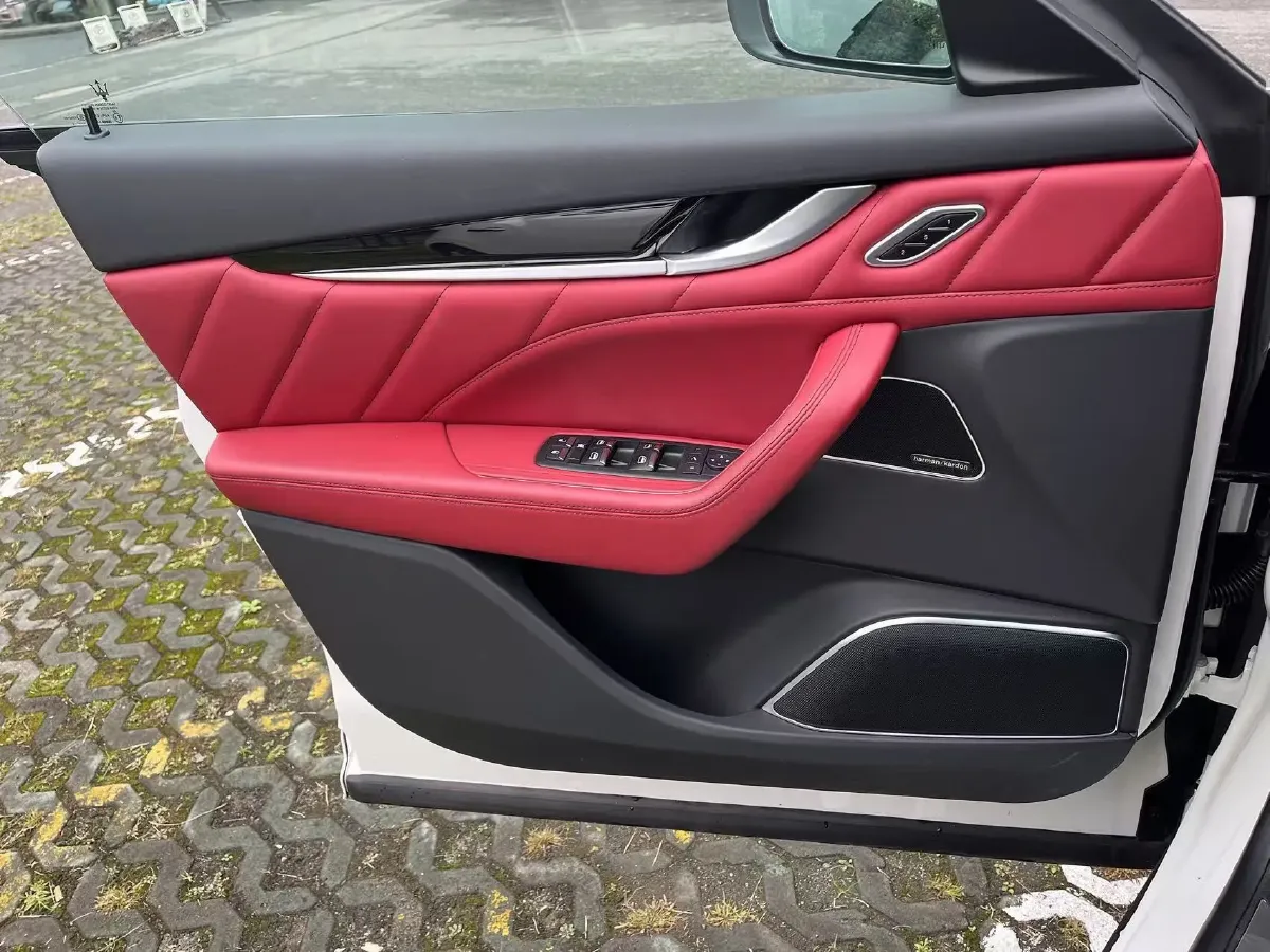 2022 Maserati Levante 2.0T 330HP L4 8AT,autocango,china used car exporter,china ev exporter,chinese used car exporter,chinese used ev exporter