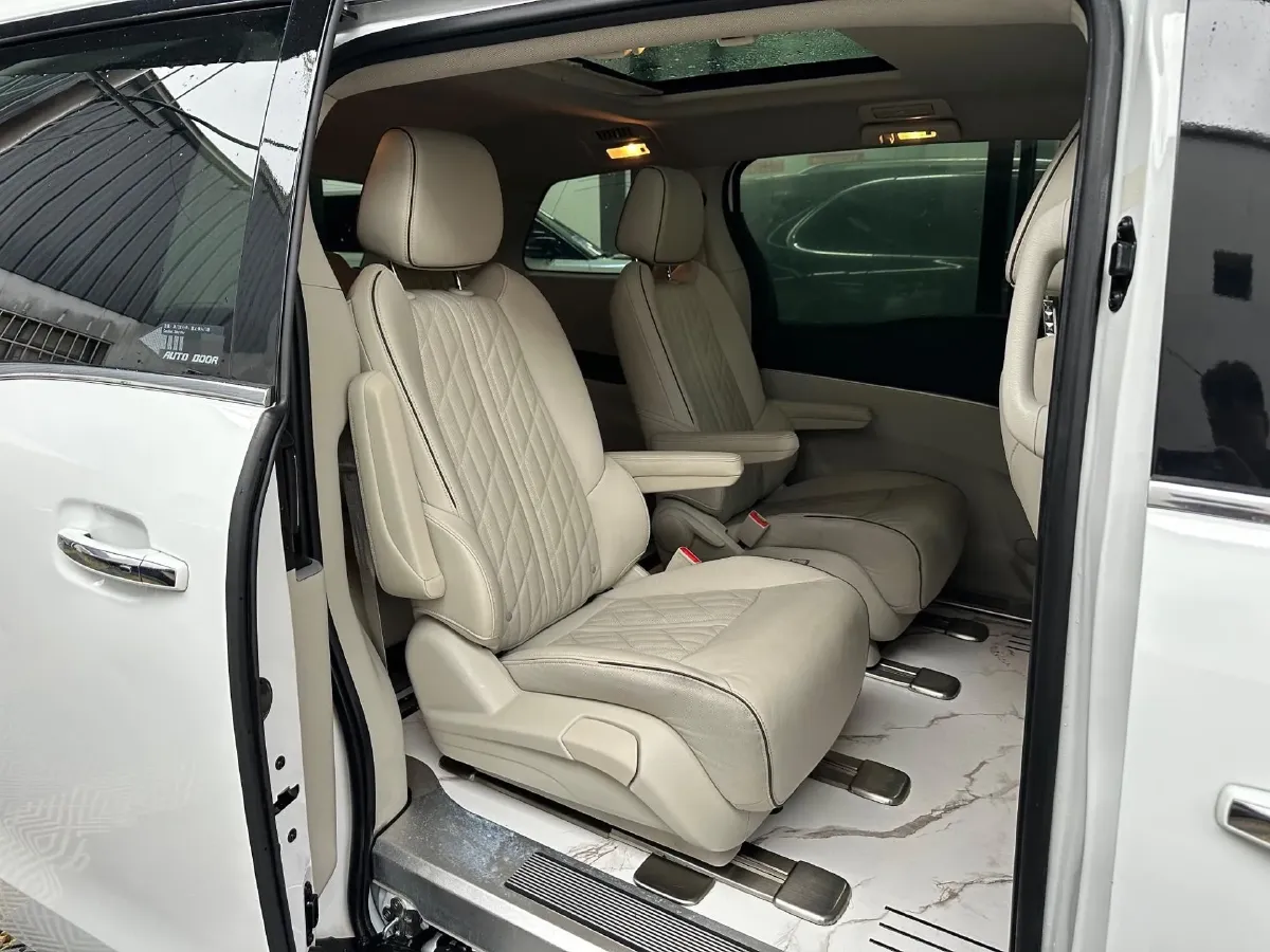 2023 Buick GL8 2.0T 237HP L4 9AT,autocango,china used car exporter,china ev exporter,chinese used car exporter,chinese used ev exporter