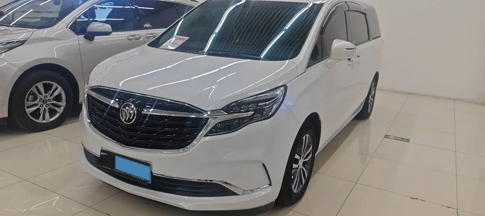 2022 Buick GL8 2.0T 237HP L4 9AT,autocango,china used car exporter,china ev exporter,chinese used car exporter,chinese used ev exporter