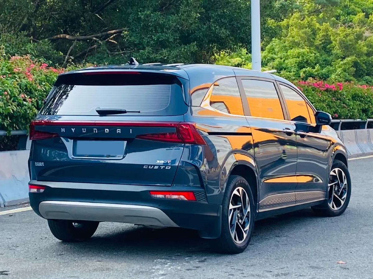 2021 Hyundai Custo 2.0T 236HP L4 8AT,autocango,china used car exporter,china ev exporter,chinese used car exporter,chinese used ev exporter