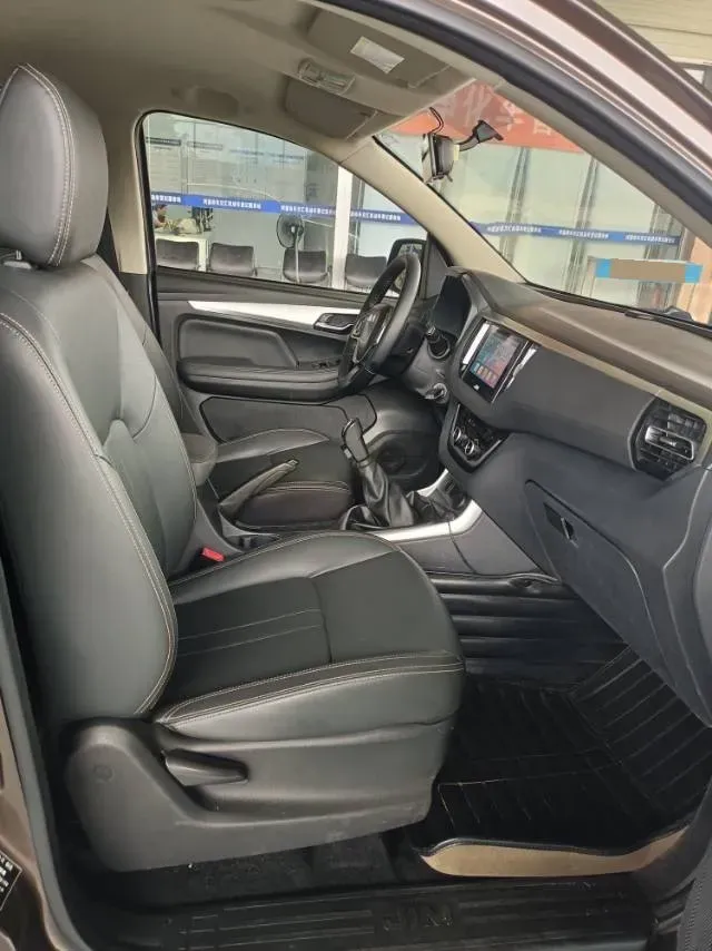 2020 JMC BaoDian 2.5T 140HP L4 5MT,autocango,china used car exporter,china ev exporter,chinese used car exporter,chinese used ev exporter