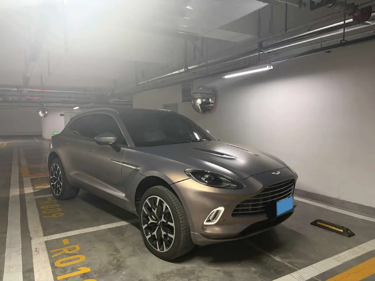 2021 Aston Martin DBX 4.0T 550HP V8 9AT,autocango,china used car exporter,china ev exporter,chinese used car exporter,chinese used ev exporter
