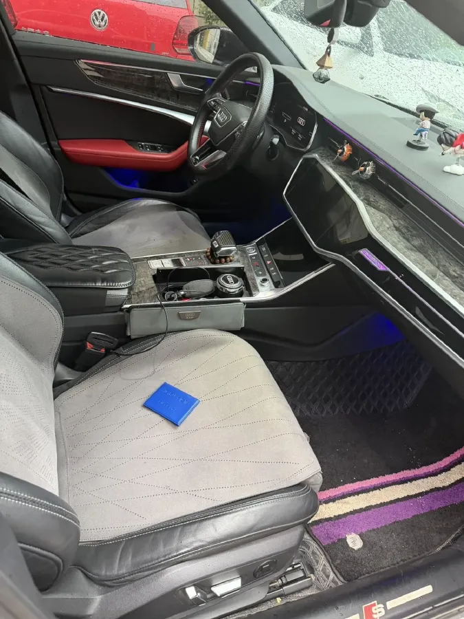 2020 Audi A6L 2.0T 190HP L4 7DCT,autocango,china used car exporter,china ev exporter,chinese used car exporter,chinese used ev exporter