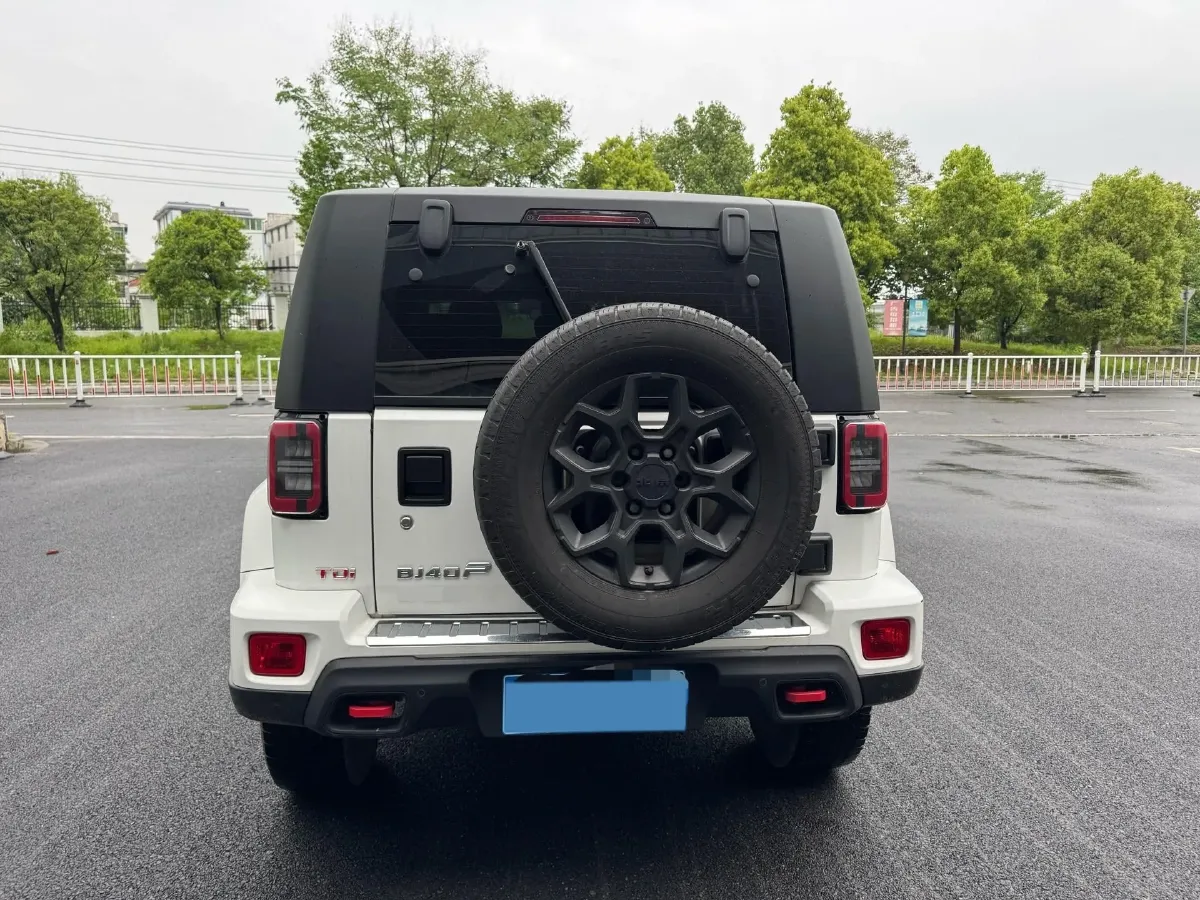 2021 Beijing BJ40 2.0T 163HP L4 8AT,autocango,china used car exporter,china ev exporter,chinese used car exporter,chinese used ev exporter