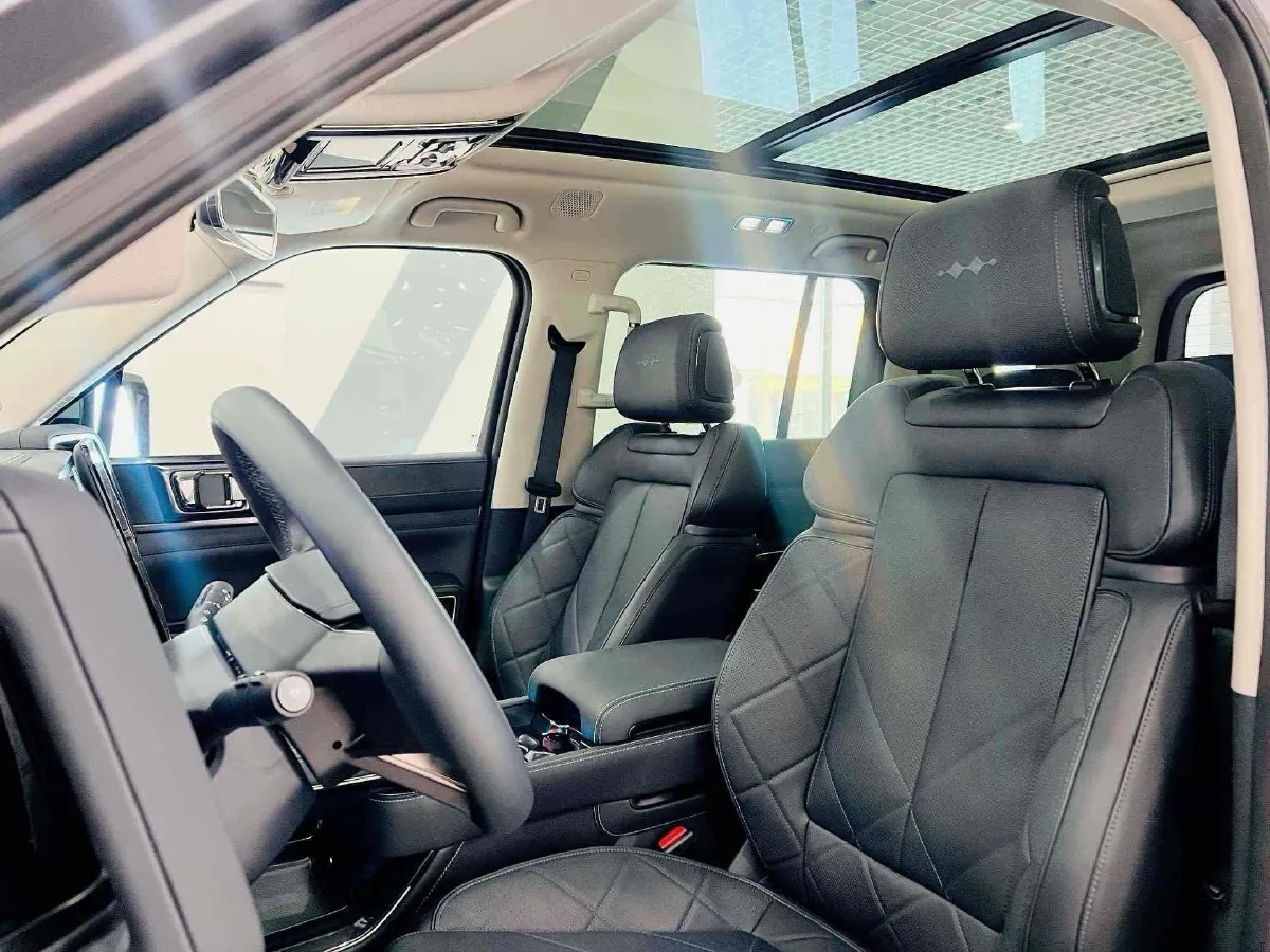 2023 FangChengBao Bao 5 1.5T 194HP L4 E-CVT PHEV 31.8KWH,autocango,china used car exporter,china ev exporter,chinese used car exporter,chinese used ev exporter