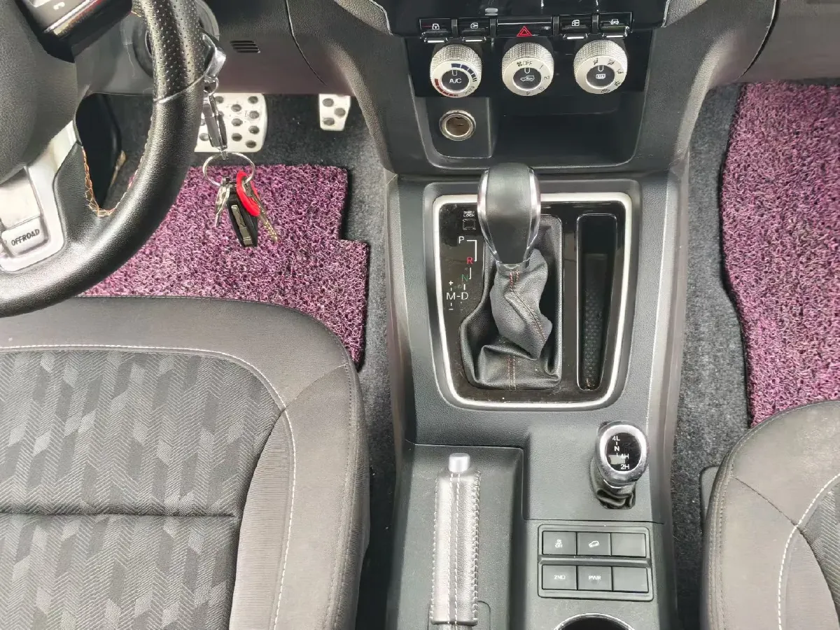 2019 Beijing F40 2.3T 250HP L4 6AT,autocango,china used car exporter,china ev exporter,chinese used car exporter,chinese used ev exporter