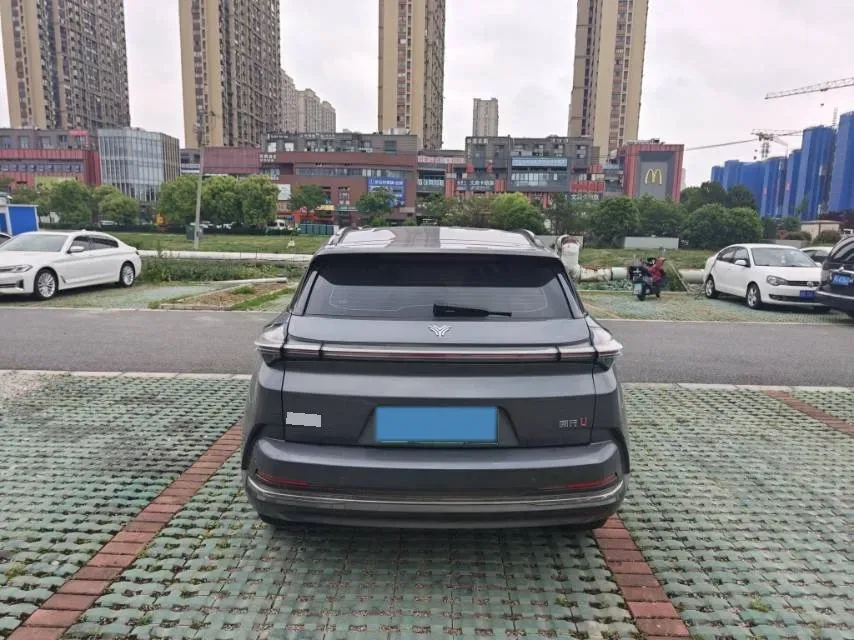 2022 Venucia Grand V 1.5T 190HP L4 7DCT,autocango,china used car exporter,china ev exporter,chinese used car exporter,chinese used ev exporter