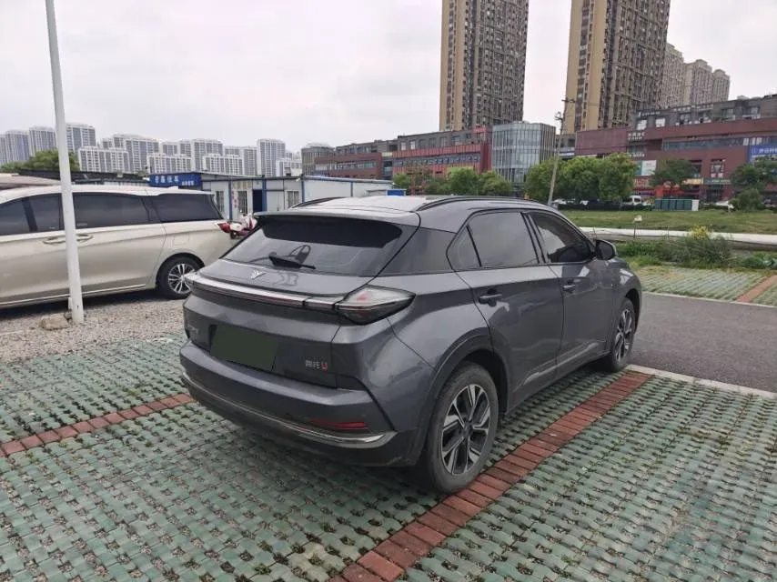 2022 Venucia Grand V 1.5T 190HP L4 7DCT,autocango,china used car exporter,china ev exporter,chinese used car exporter,chinese used ev exporter