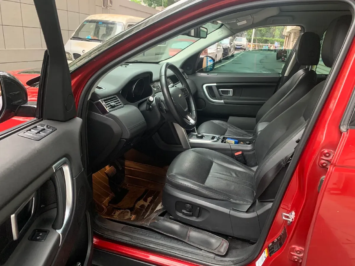 2018 Land Rover Discovery Sport 2.0T 241HP L4 9AT,autocango,china used car exporter,china ev exporter,chinese used car exporter,chinese used ev exporter