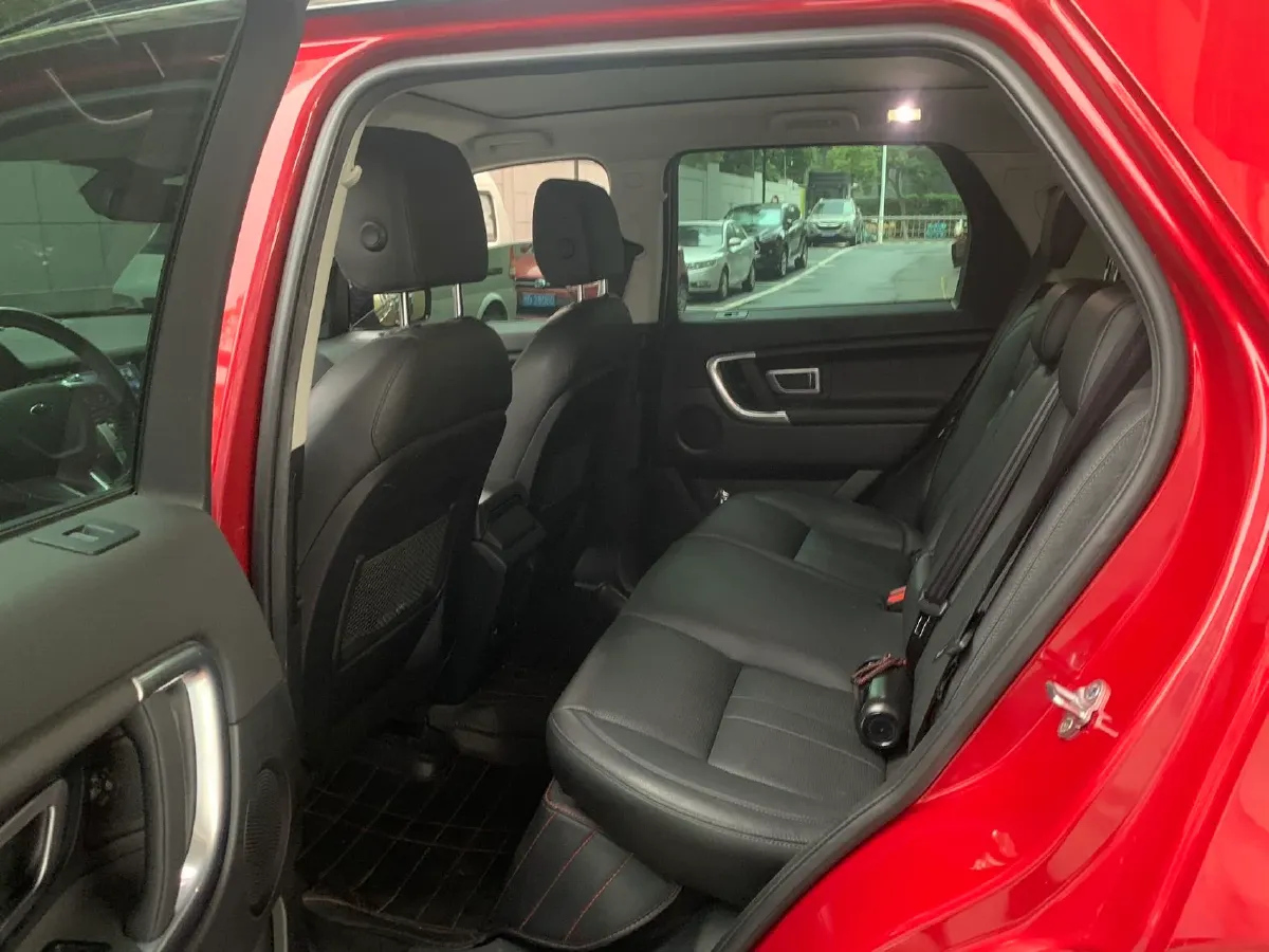 2018 Land Rover Discovery Sport 2.0T 241HP L4 9AT,autocango,china used car exporter,china ev exporter,chinese used car exporter,chinese used ev exporter