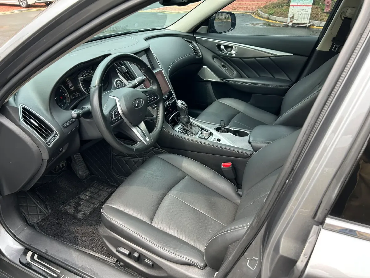 2018 Jeep Grand Commander 2.0T 265HP L4 9AT,autocango,china used car exporter,china ev exporter,chinese used car exporter,chinese used ev exporter