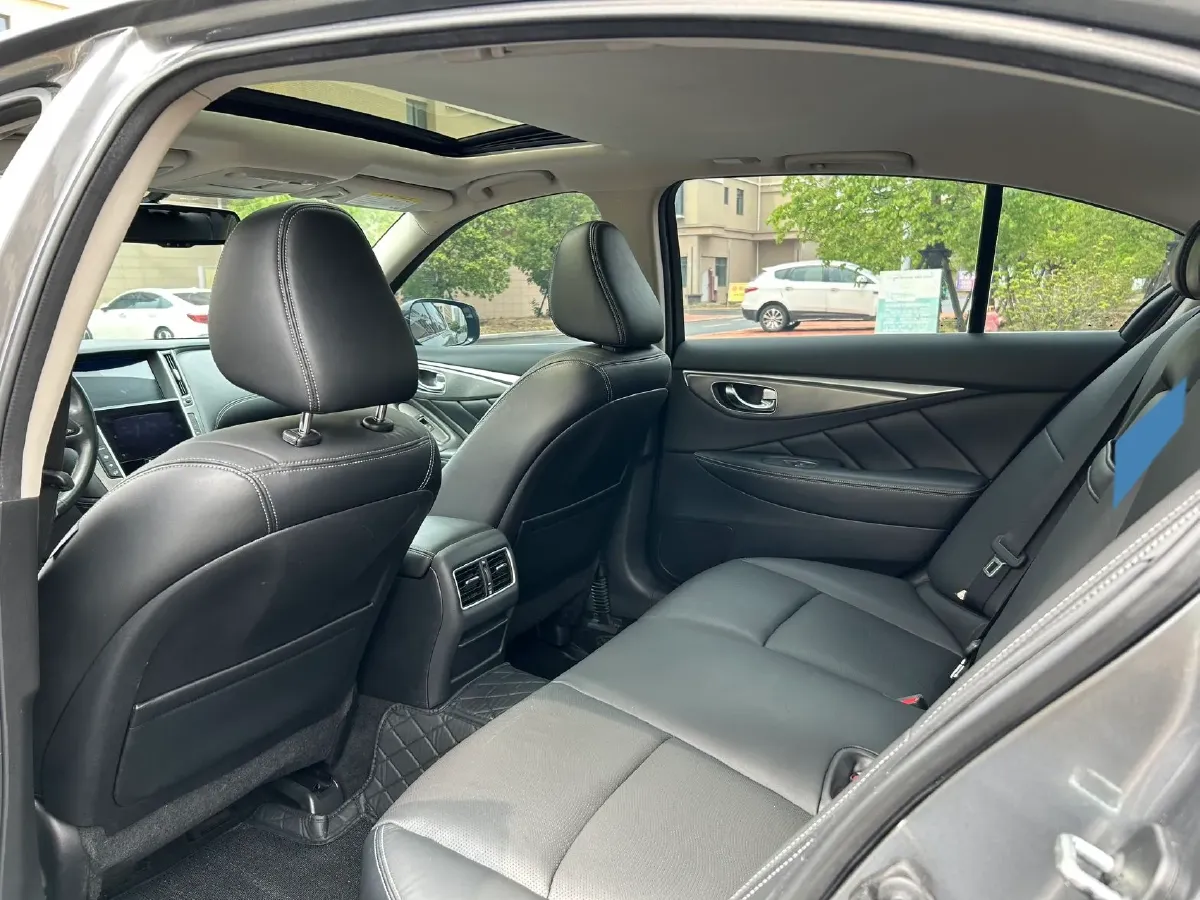 2018 Jeep Grand Commander 2.0T 265HP L4 9AT,autocango,china used car exporter,china ev exporter,chinese used car exporter,chinese used ev exporter