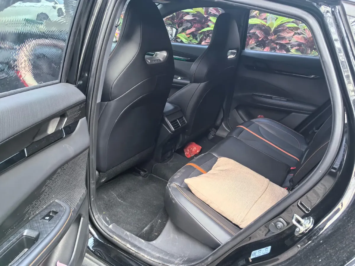 2024 ChangAn UNI-V 1.5T 188HP L4 7DCT,autocango,china used car exporter,china ev exporter,chinese used car exporter,chinese used ev exporter