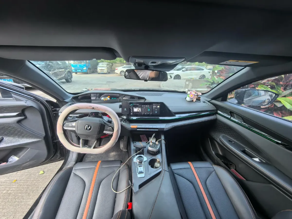 2024 ChangAn UNI-V 1.5T 188HP L4 7DCT,autocango,china used car exporter,china ev exporter,chinese used car exporter,chinese used ev exporter