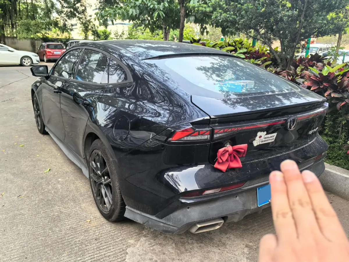 2024 ChangAn UNI-V 1.5T 188HP L4 7DCT,autocango,china used car exporter,china ev exporter,chinese used car exporter,chinese used ev exporter