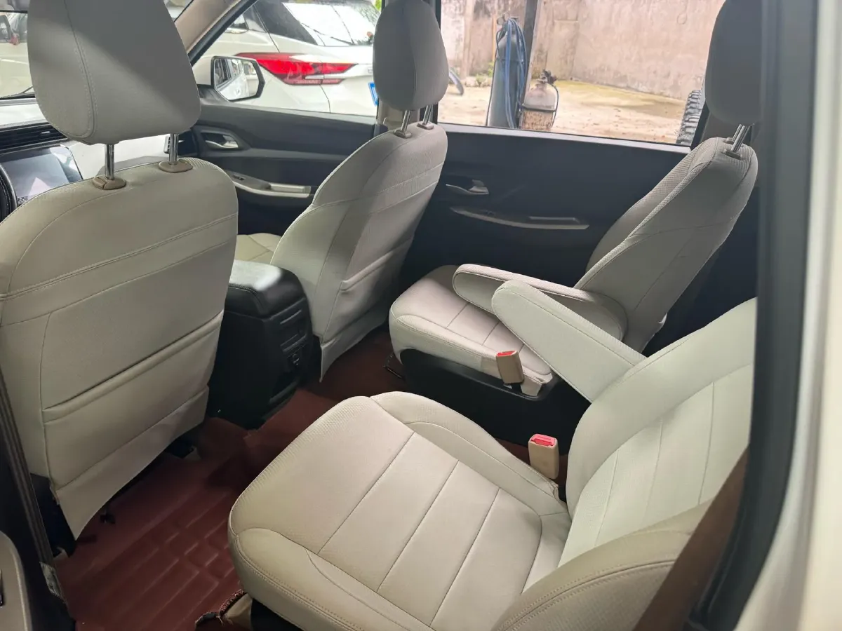 2021 Yema SiPaiKa 1.5L 109HP L4 5MT,autocango,china used car exporter,china ev exporter,chinese used car exporter,chinese used ev exporter