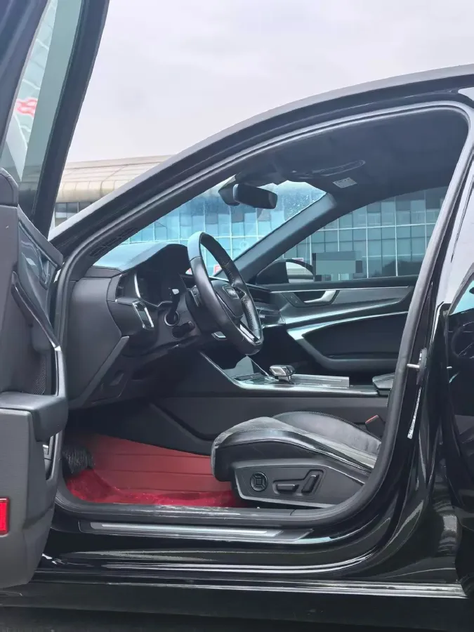2019 Audi A6L 2.0T 190HP L4 7DCT,autocango,china used car exporter,china ev exporter,chinese used car exporter,chinese used ev exporter