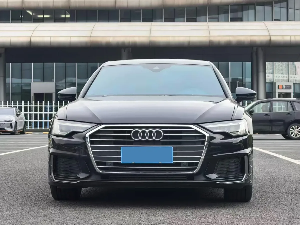 2019 Audi A6L 2.0T 190HP L4 7DCT,autocango,china used car exporter,china ev exporter,chinese used car exporter,chinese used ev exporter