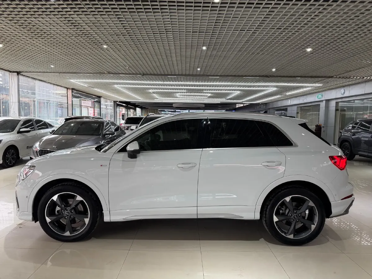 2022 Audi Q3 1.4T 150HP L4 7DCT,autocango,china used car exporter,china ev exporter,chinese used car exporter,chinese used ev exporter
