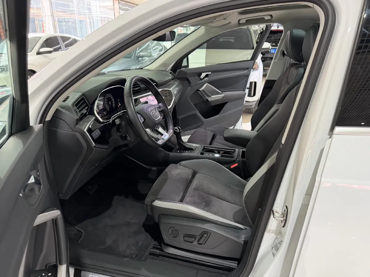 2022 Audi Q3 1.4T 150HP L4 7DCT,autocango,china used car exporter,china ev exporter,chinese used car exporter,chinese used ev exporter