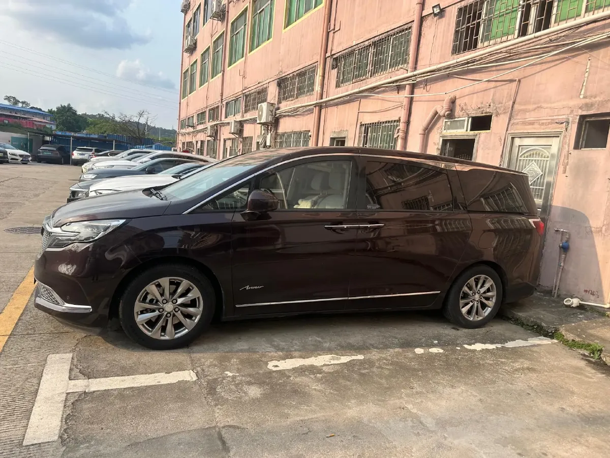 2022 Buick GL8 2.0T 237HP L4 9AT,autocango,china used car exporter,china ev exporter,chinese used car exporter,chinese used ev exporter