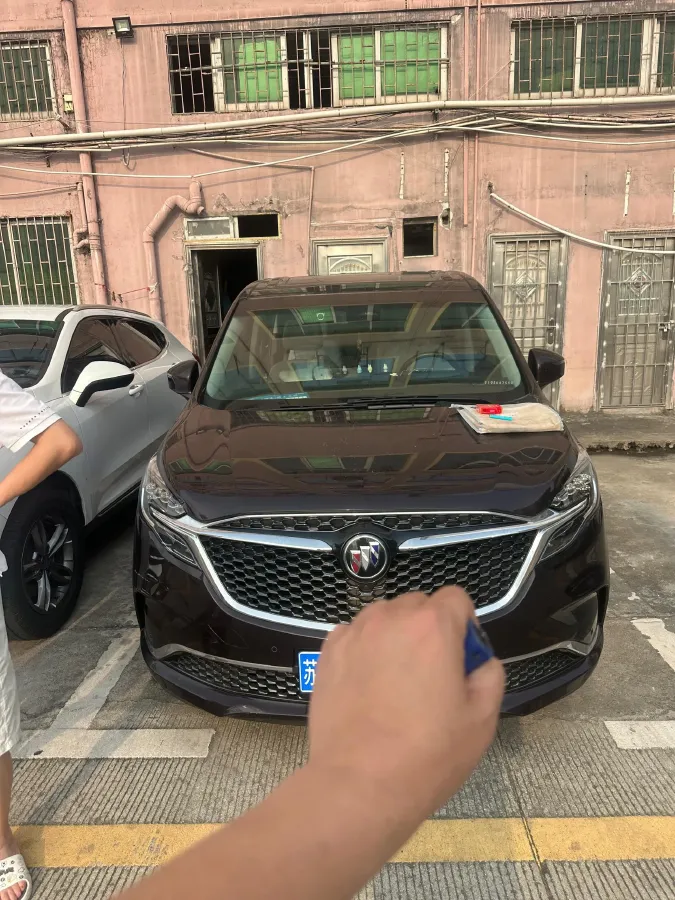 2022 Buick GL8 2.0T 237HP L4 9AT,autocango,china used car exporter,china ev exporter,chinese used car exporter,chinese used ev exporter