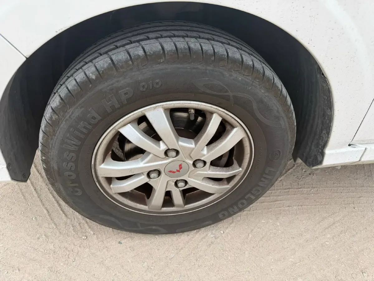 2019 WuLing HongGuang 1.5L 99HP L4 6MT,autocango,china used car exporter,china ev exporter,chinese used car exporter,chinese used ev exporter