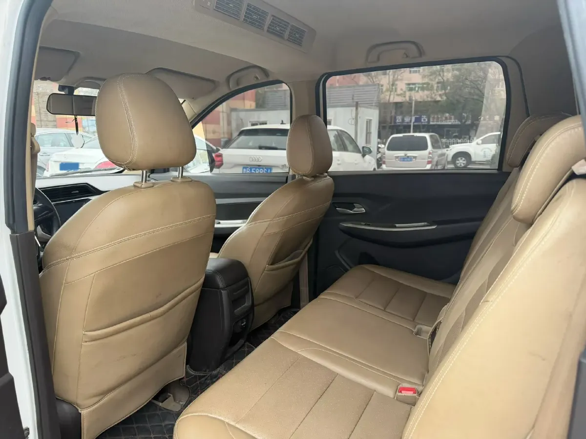 2019 WuLing HongGuang 1.5L 99HP L4 6MT,autocango,china used car exporter,china ev exporter,chinese used car exporter,chinese used ev exporter