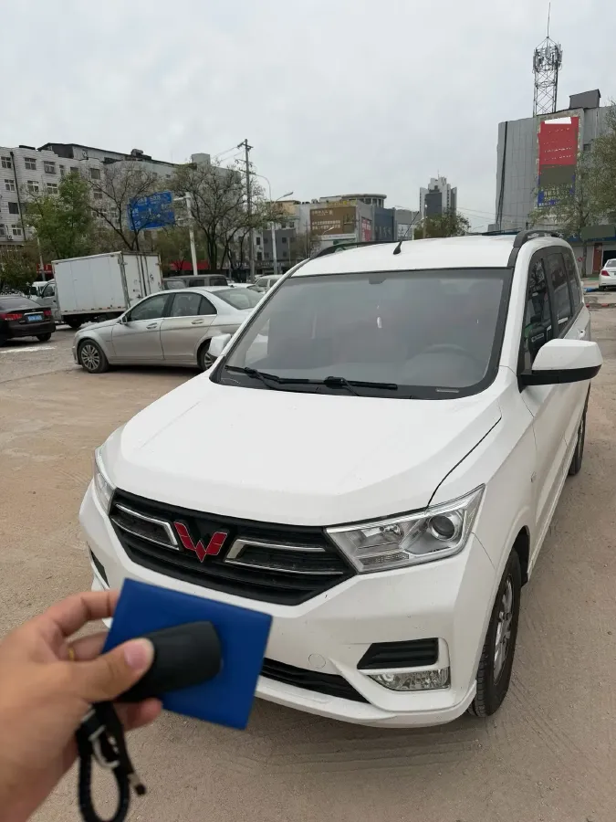 2019 WuLing HongGuang 1.5L 99HP L4 6MT,autocango,china used car exporter,china ev exporter,chinese used car exporter,chinese used ev exporter
