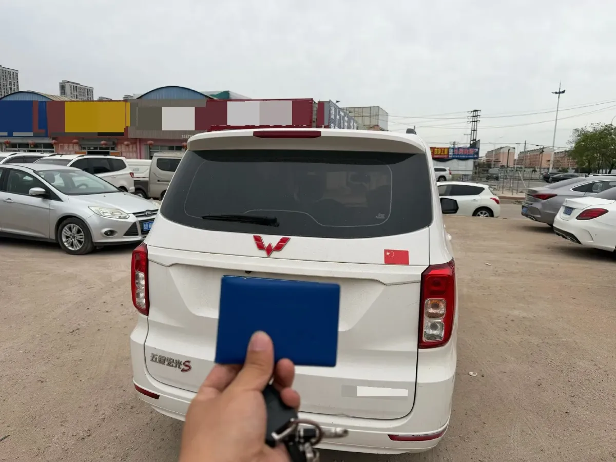 2019 WuLing HongGuang 1.5L 99HP L4 6MT,autocango,china used car exporter,china ev exporter,chinese used car exporter,chinese used ev exporter
