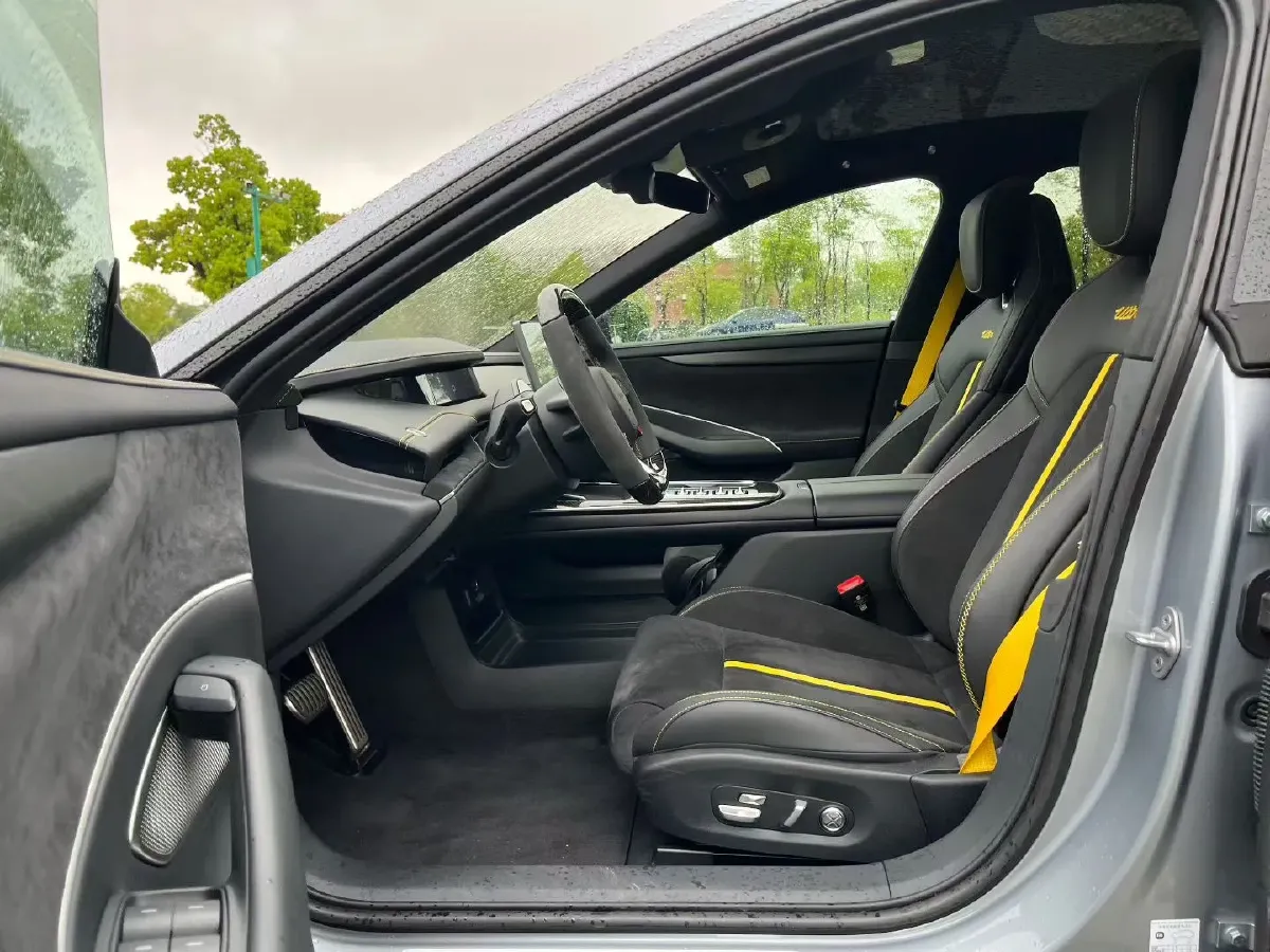 2025 MI SU7 Ultra BEV 93.7KWH,autocango,china used car exporter,china ev exporter,chinese used car exporter,chinese used ev exporter