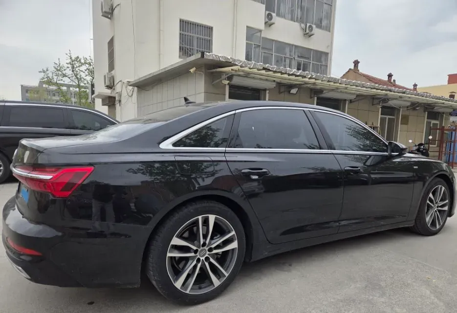 2021 Audi A6L 2.0T 190HP L4 7DCT,autocango,china used car exporter,china ev exporter,chinese used car exporter,chinese used ev exporter
