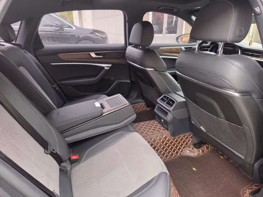 2021 Audi A6L 2.0T 190HP L4 7DCT,autocango,china used car exporter,china ev exporter,chinese used car exporter,chinese used ev exporter