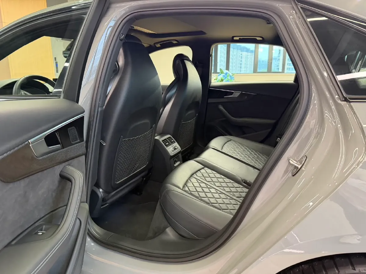 2020 Audi S4 3.0T 354HP V6 8AT,autocango,china used car exporter,china ev exporter,chinese used car exporter,chinese used ev exporter