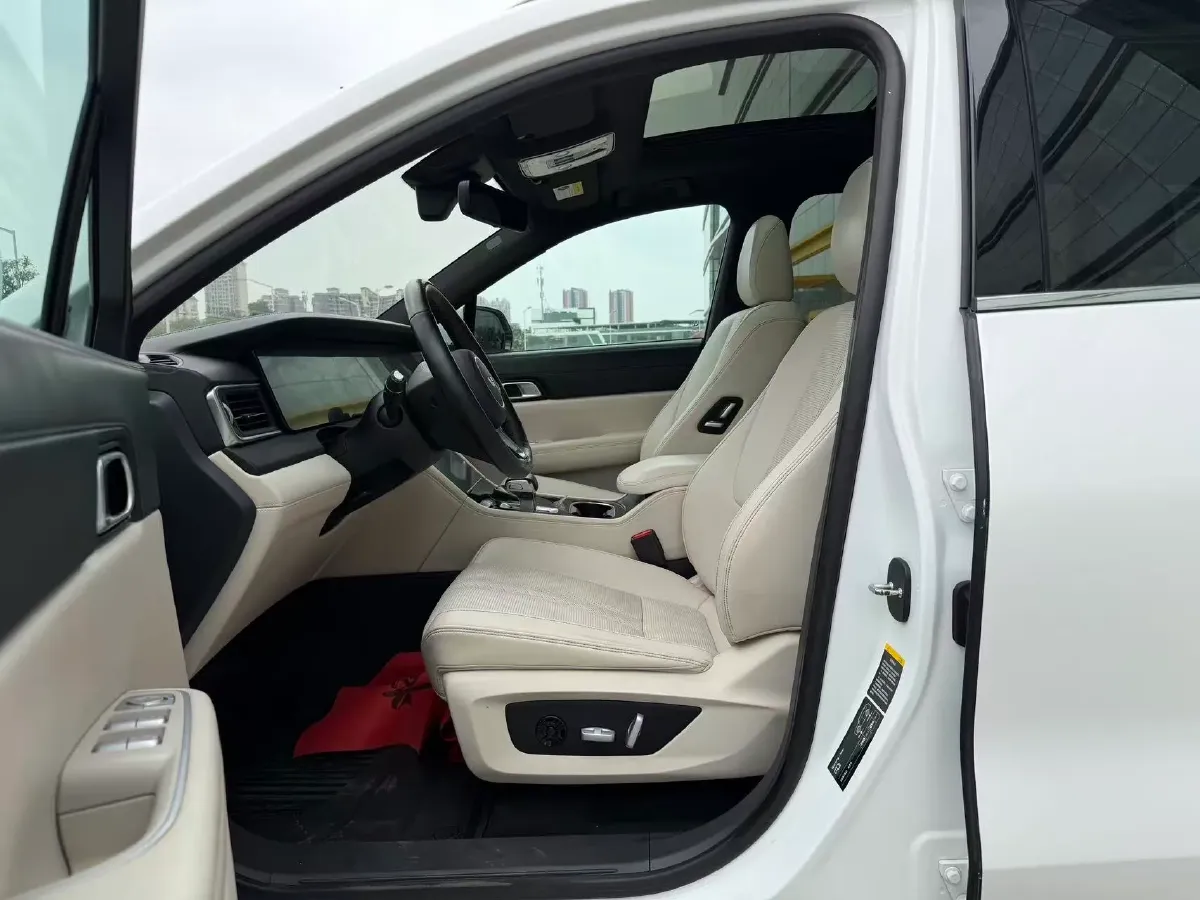 2020 Li ONE Range Extended 131HP REEV 40.5KWH,autocango,china used car exporter,china ev exporter,chinese used car exporter,chinese used ev exporter