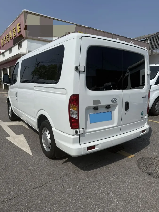 2023 MAXUS XinTu V70 2.0T 125HP L4 6MT,autocango,china used car exporter,china ev exporter,chinese used car exporter,chinese used ev exporter