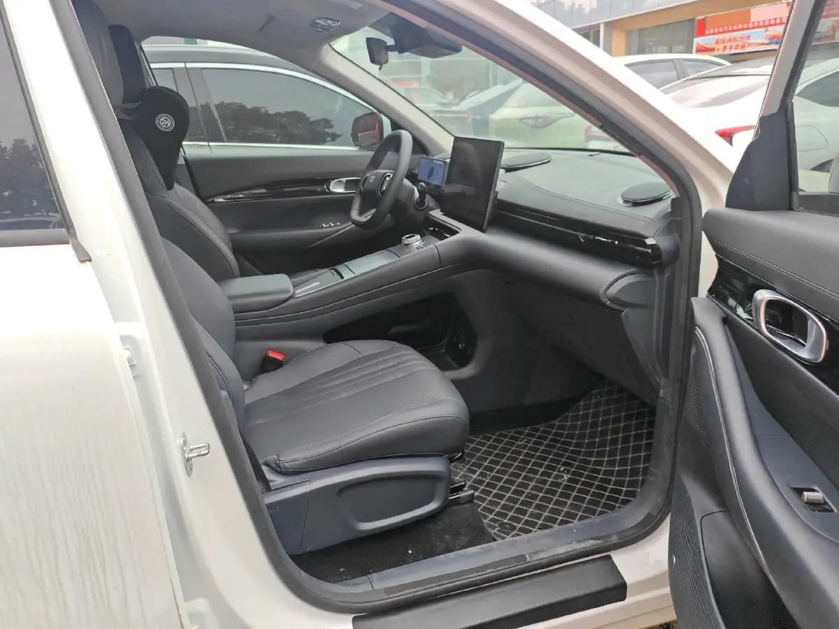 2024 LanDian E5 1.5L 110HP L4 E-CVT PHEV 17.52KWH,autocango,china used car exporter,china ev exporter,chinese used car exporter,chinese used ev exporter