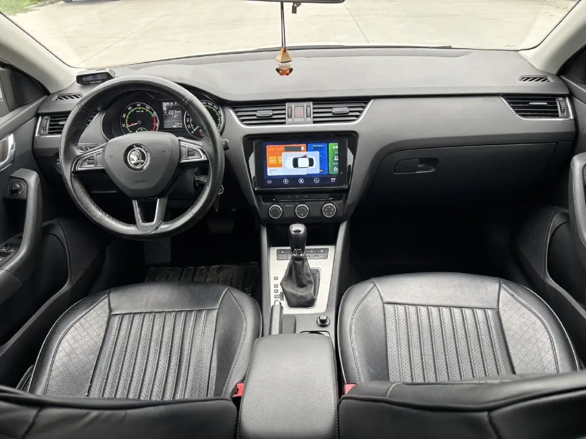 2019 Skoda Octavia 1.5L 116HP L4 6AT,autocango,china used car exporter,china ev exporter,chinese used car exporter,chinese used ev exporter