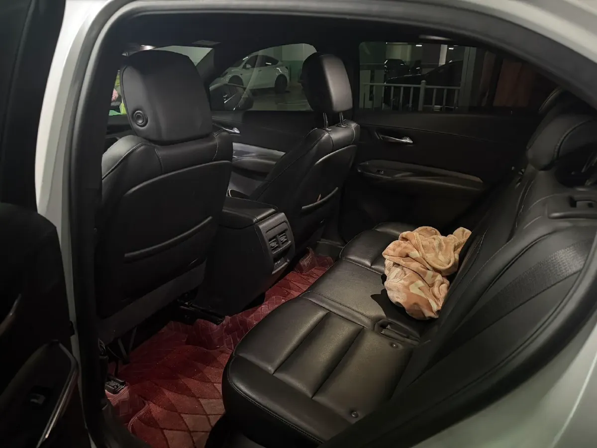 2021 Cadillac XT4 2.0T 237HP L4 9AT,autocango,china used car exporter,china ev exporter,chinese used car exporter,chinese used ev exporter