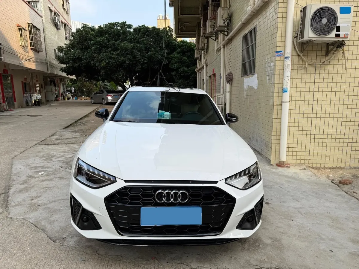 2023 Audi A4L 2.0T 190HP L4 7DCT,autocango,china used car exporter,china ev exporter,chinese used car exporter,chinese used ev exporter