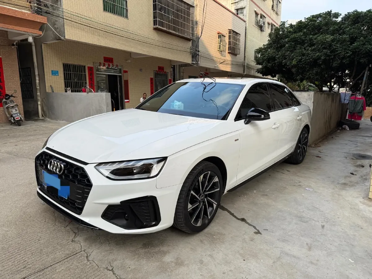 2023 Audi A4L 2.0T 190HP L4 7DCT,autocango,china used car exporter,china ev exporter,chinese used car exporter,chinese used ev exporter