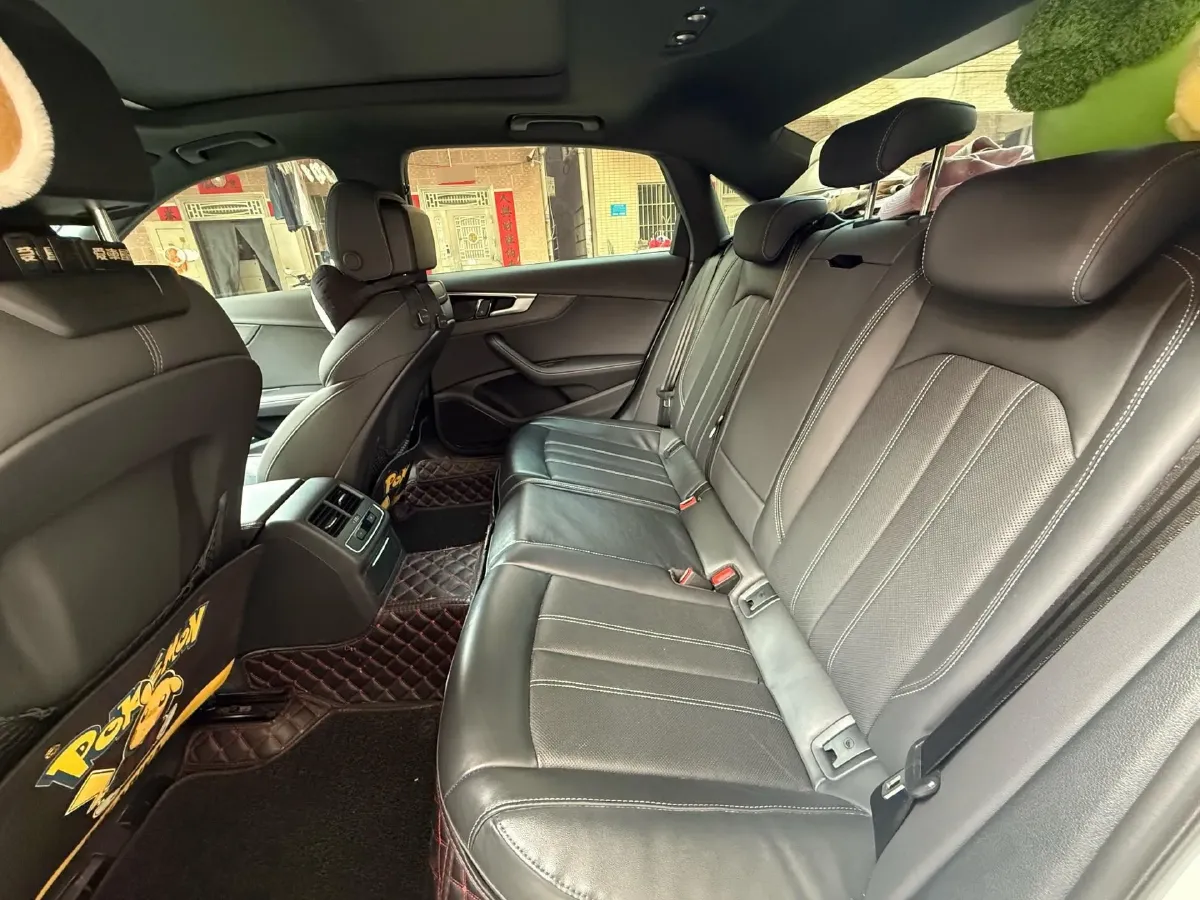 2023 Audi A4L 2.0T 190HP L4 7DCT,autocango,china used car exporter,china ev exporter,chinese used car exporter,chinese used ev exporter