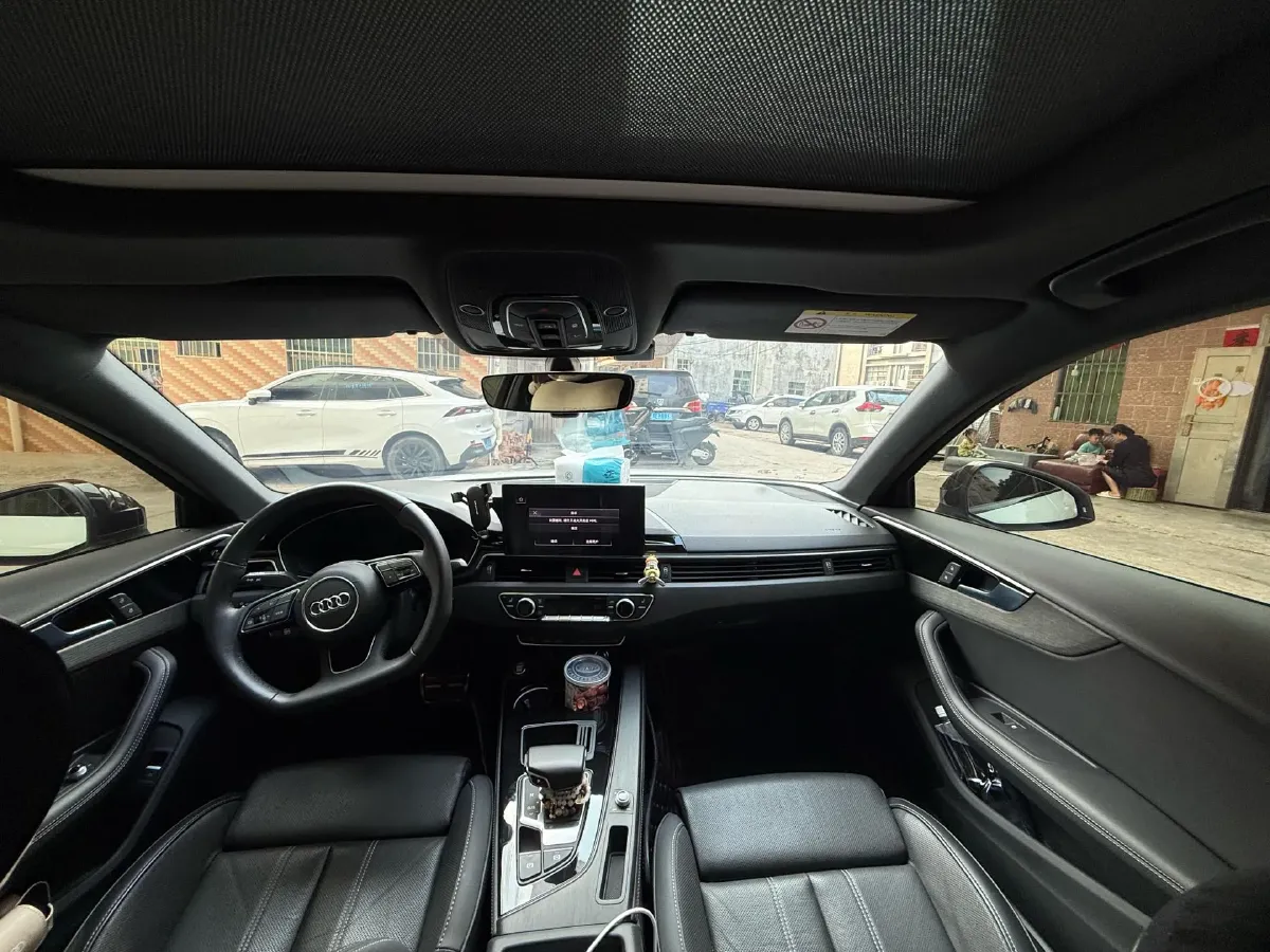 2023 Audi A4L 2.0T 190HP L4 7DCT,autocango,china used car exporter,china ev exporter,chinese used car exporter,chinese used ev exporter