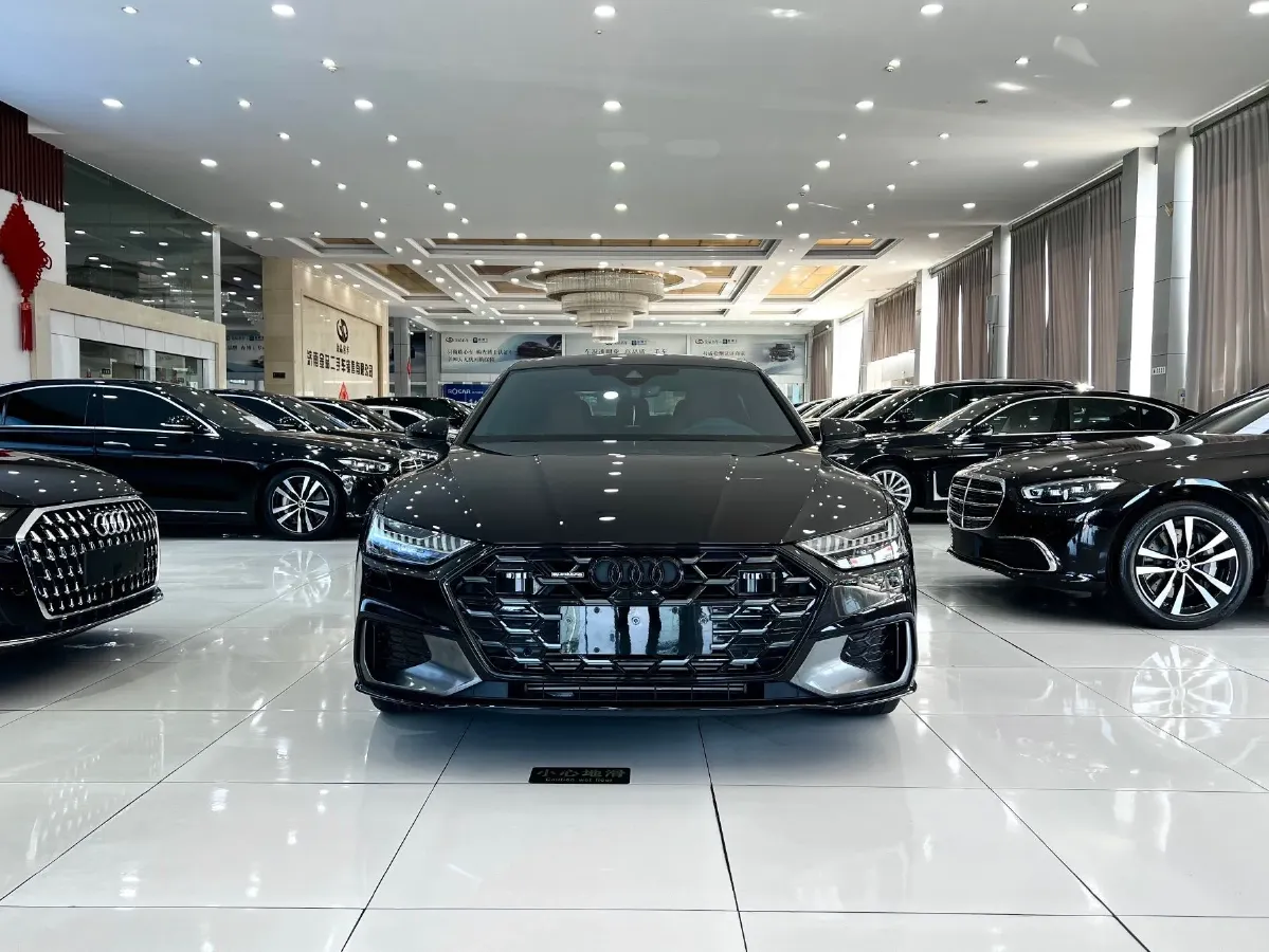 2024 Audi A7L 2.0T 245HP L4 7DCT,autocango,china used car exporter,china ev exporter,chinese used car exporter,chinese used ev exporter