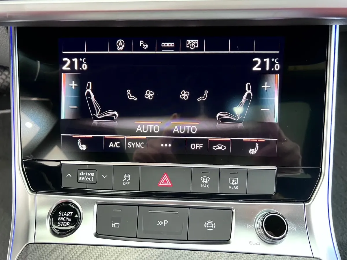 2024 Audi A7L 2.0T 245HP L4 7DCT,autocango,china used car exporter,china ev exporter,chinese used car exporter,chinese used ev exporter