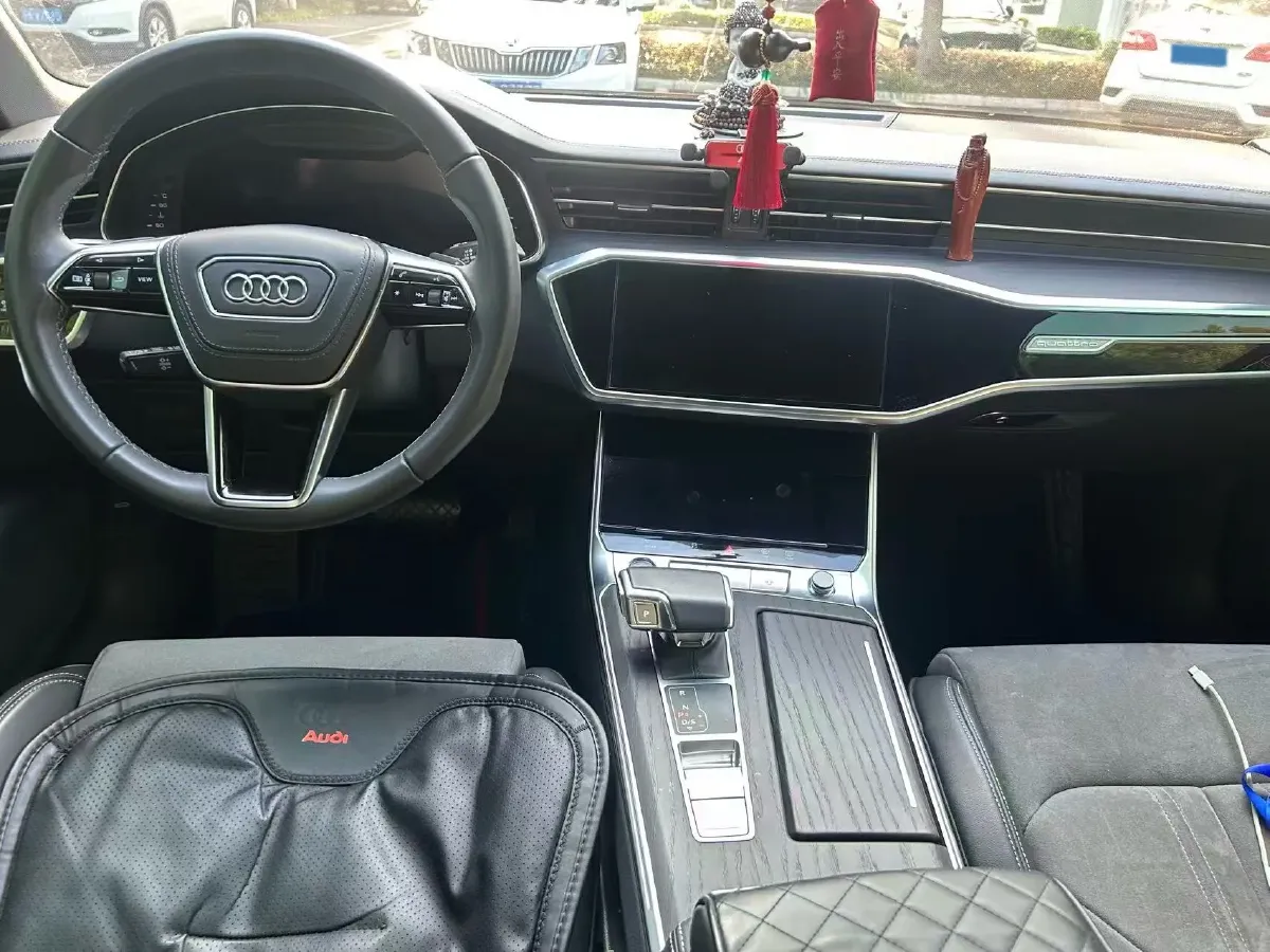2024 Audi A6L 2.0T 245HP L4 7DCT,autocango,china used car exporter,china ev exporter,chinese used car exporter,chinese used ev exporter